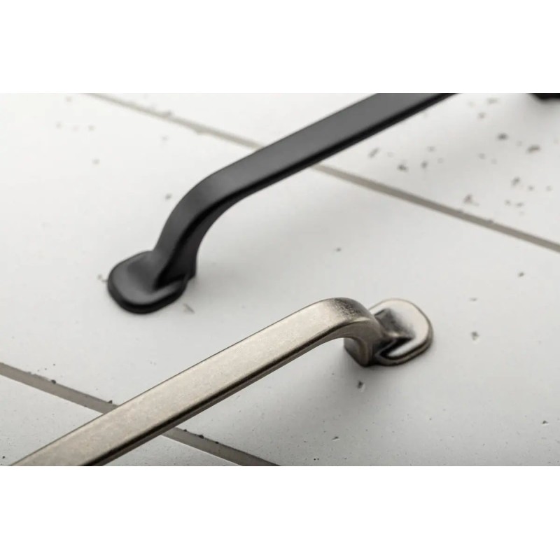 GTV uchwyt meblowy RETRIS czarny 128/165mm